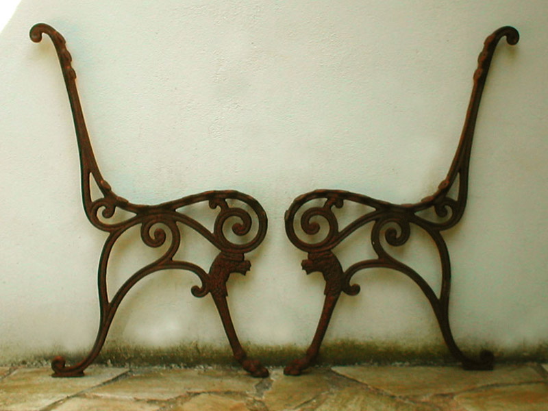 Gartenbank Sitzbank Bank - mit Löwe Seitenteile, Metall