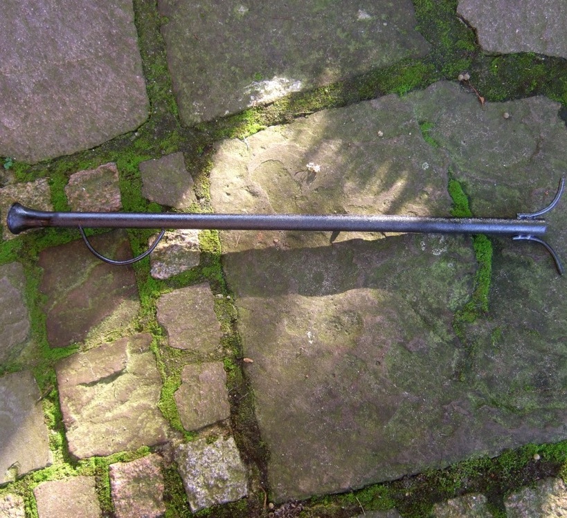 Blasrohr, Boufadur, Pusterohr, zu Glut - anfachen -am Kaminofen sehr dekorativ