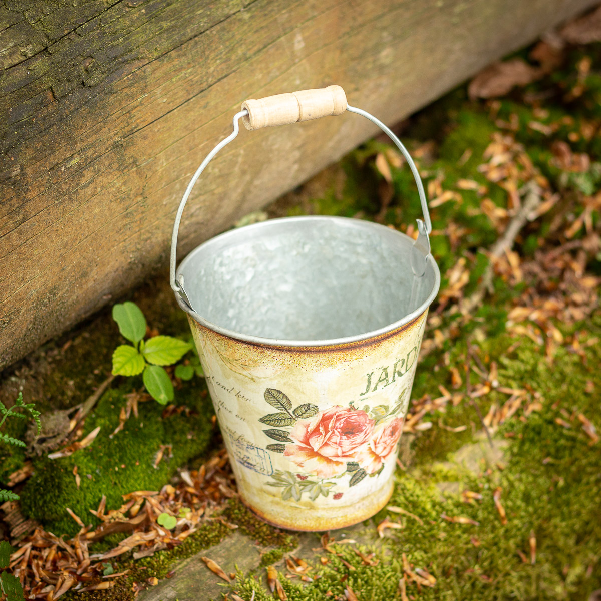 Eimer als Blumentopf, Zinkeimer mit Rosenmotiv bedruckt, Vintage, Landhaus