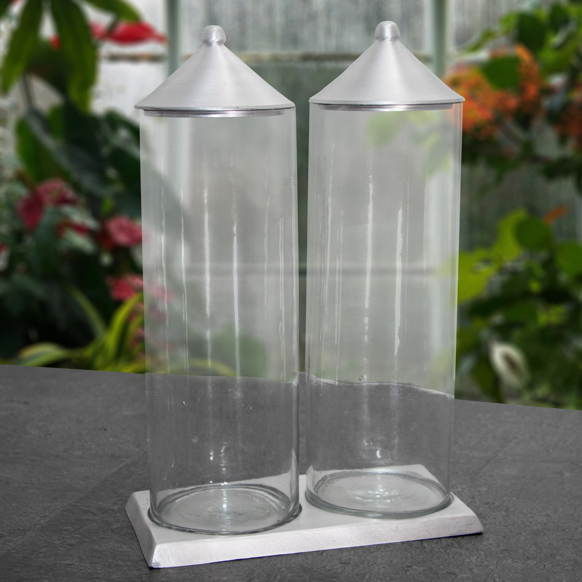 2 x Blumenvase. Aufbewahrung, Alu, Glas, Sockel