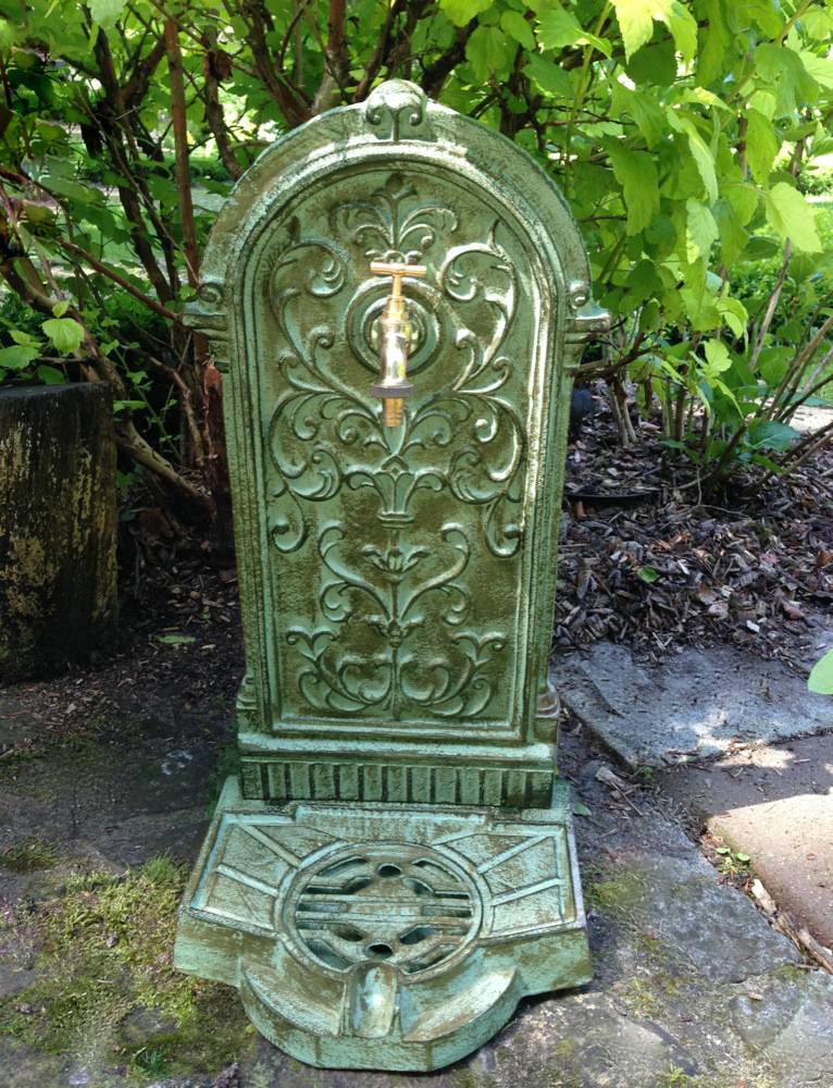 Standbrunnen, wie antik, Brunnen mit Wasserhahn |Gusseisen, Grün | H65,0xB33,0cm