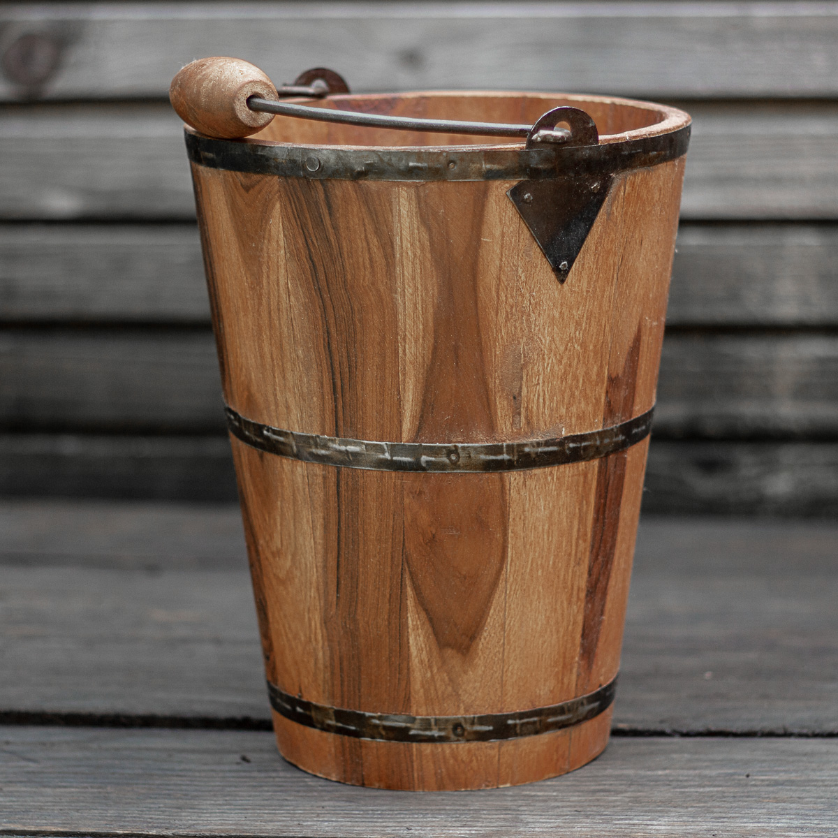 Holzeimer als Deko,Pflanzenkübel, Übertopf aus Holz, Eimer mit Metallbeschlag