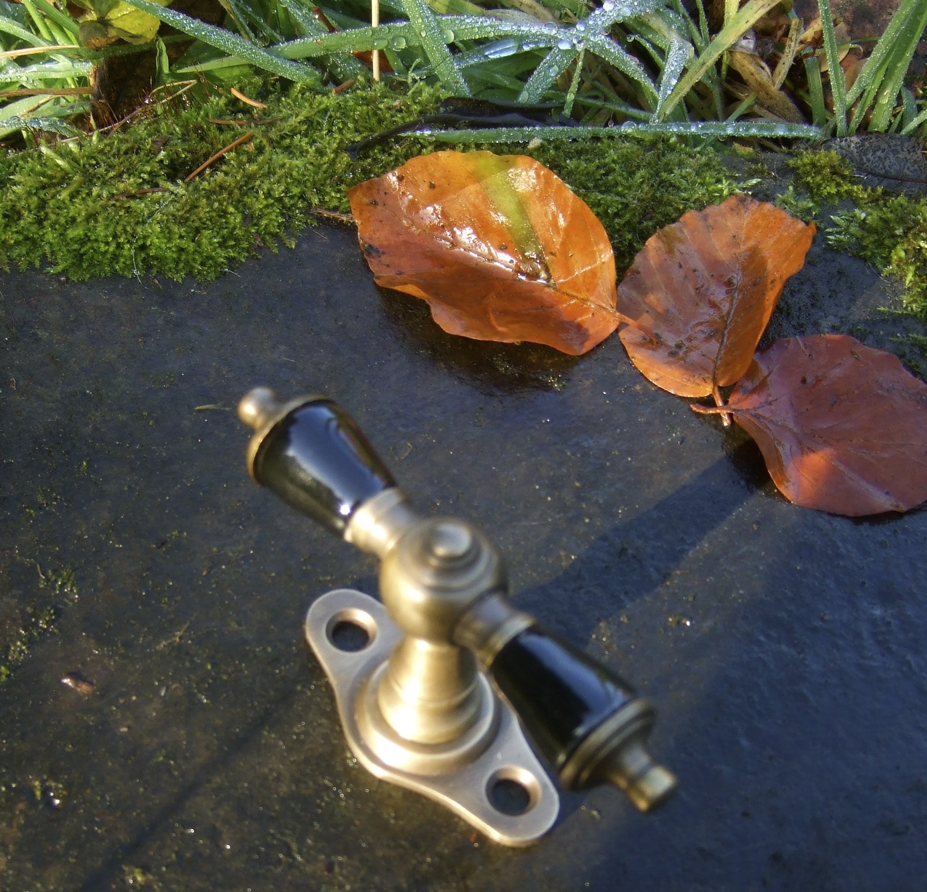 Fenstergriff Messing, antike Fensterbeschläge, nachgefertigt Porzellan schwarz