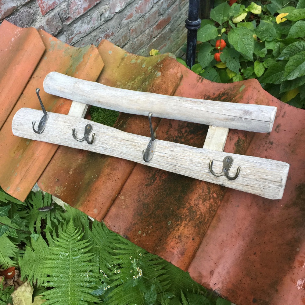 Garderobe Flurgarderobe Wandgarderobe Kleidergarderobe Gartenbekleidung Vintage