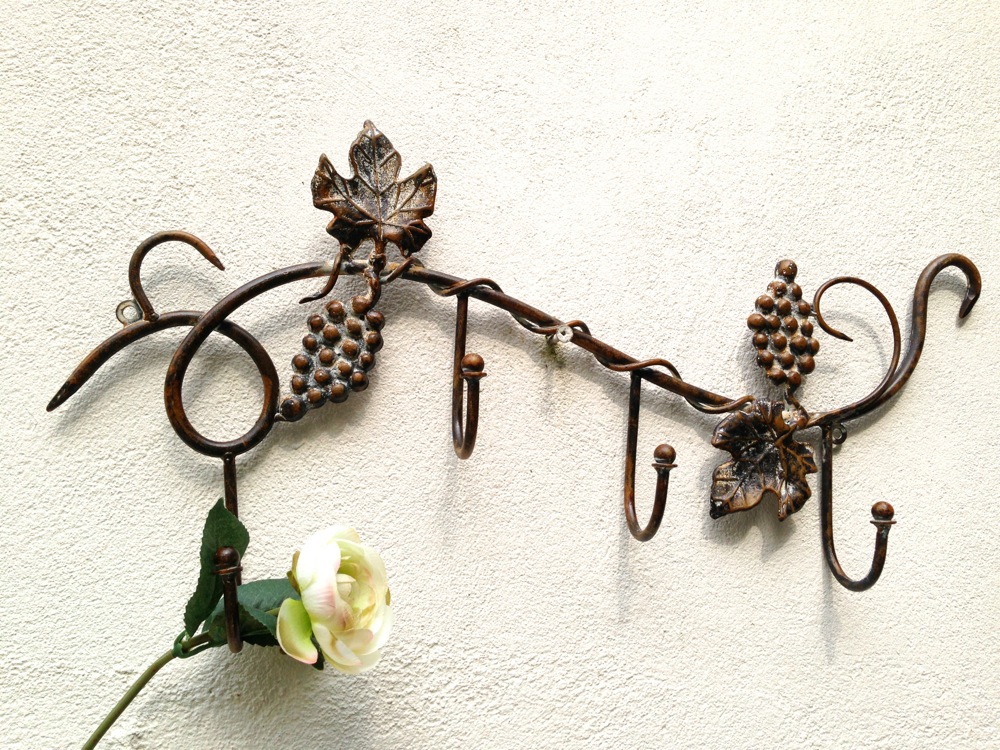 Kleine Garderobe, italienisch mit Antik-Flair für Geschirrtücher, Küche o Balkon