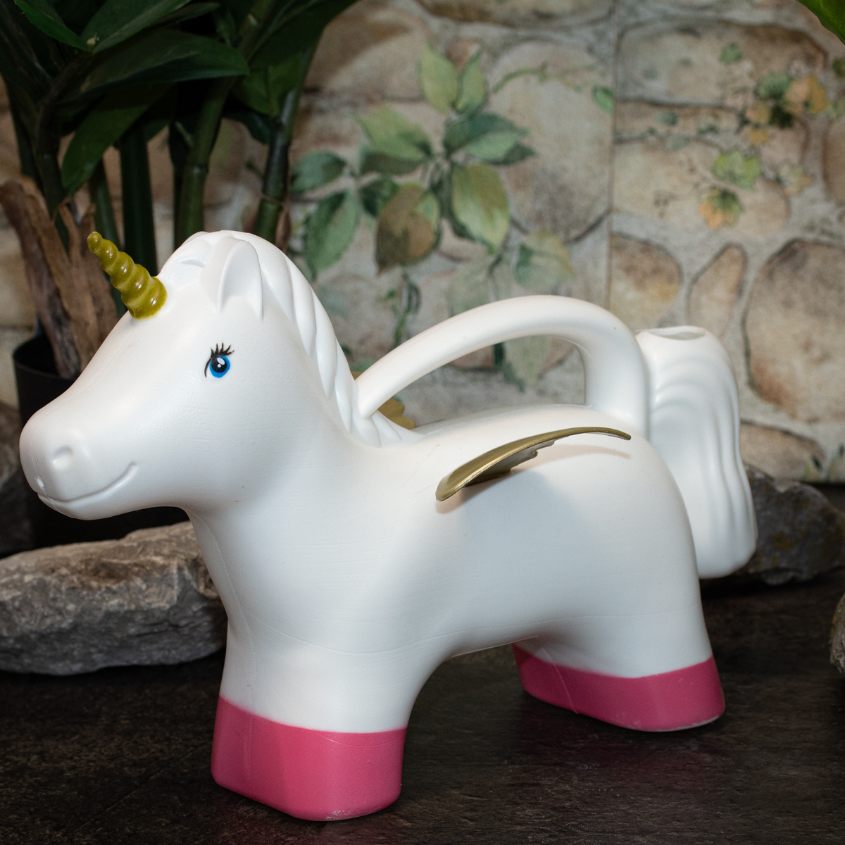Fluffy das Einhorn als Kindergießkanne, Blumengießkanne, Kanne für Sandkasten
