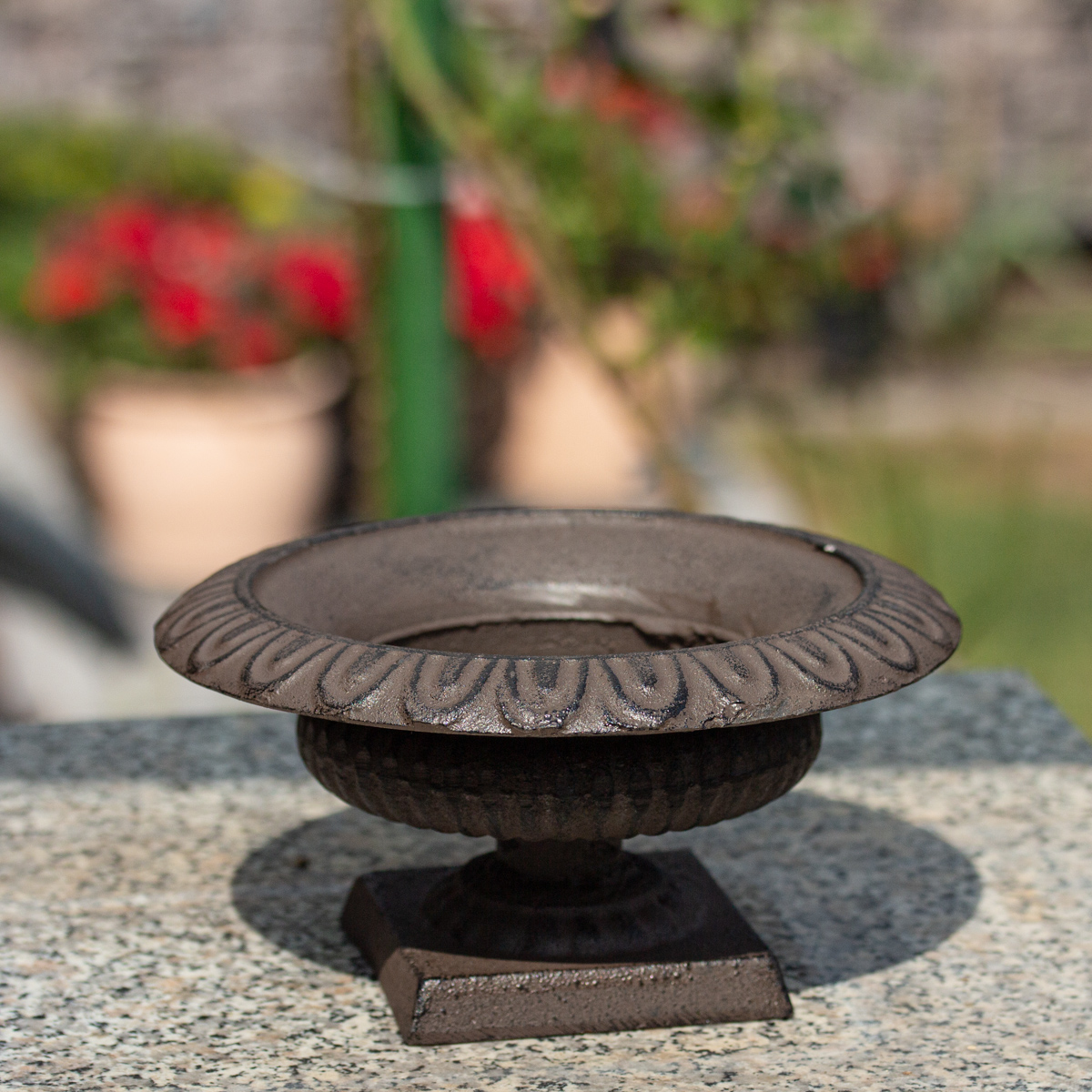 Französische Vase aus Gusseisen, Blumenvase, Gartendeko