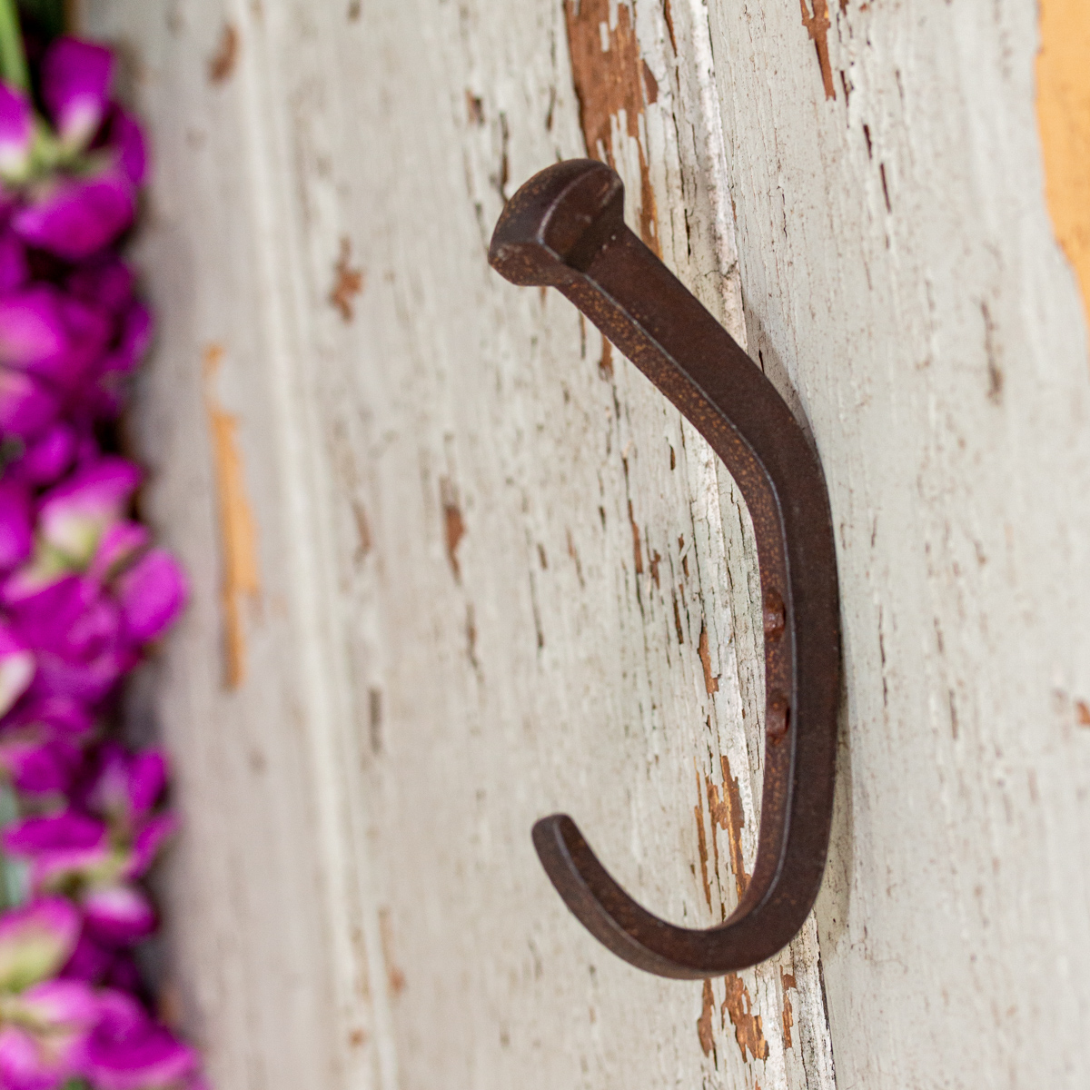 Rustikaler Haken wie antik, alter Schmiedeeisen Nagel - Garderobenhaken