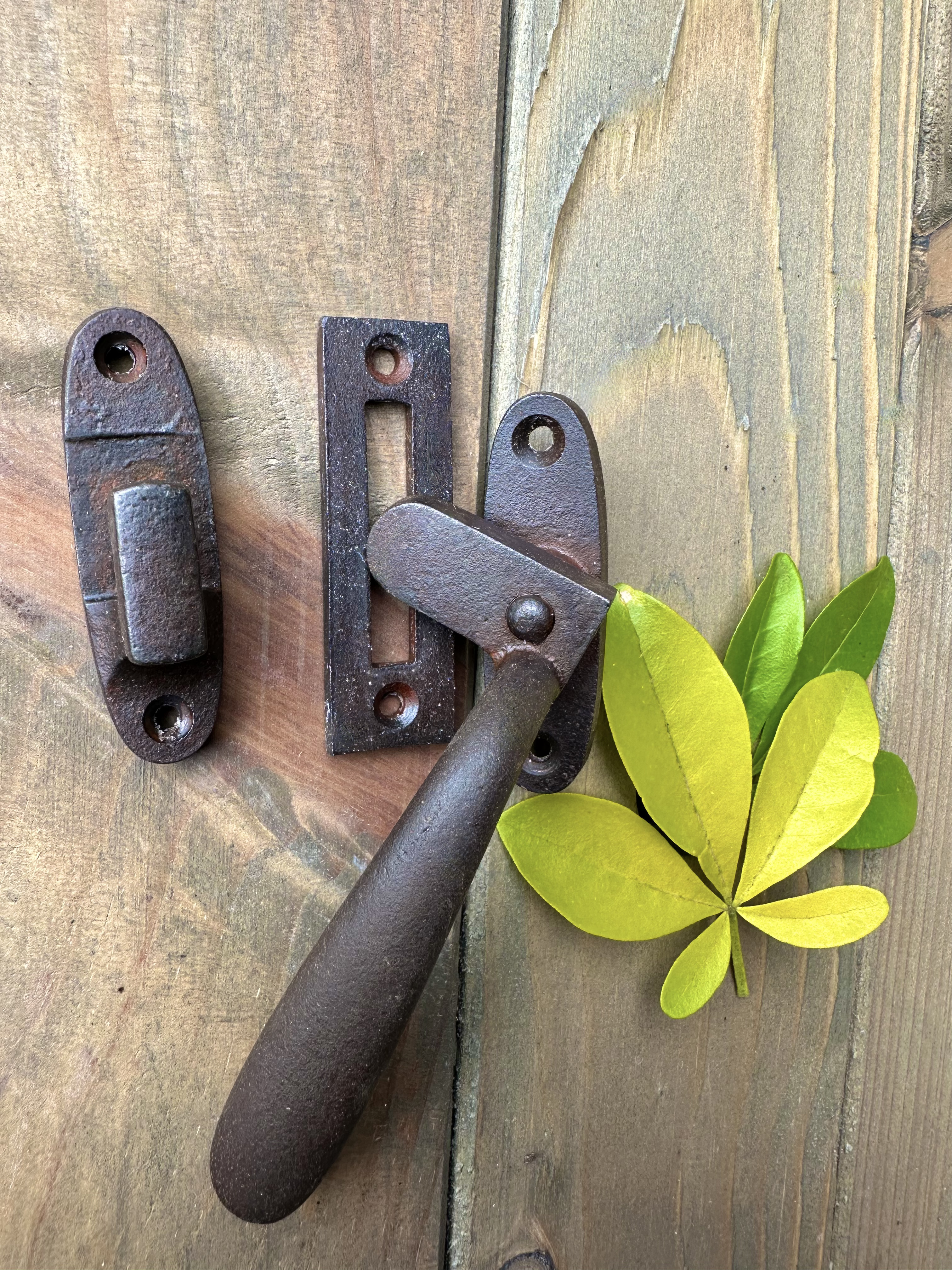 Fenstergriff, Verriegelung - wie alter Fenster Verschluss, Riegel wie antik - rechts
