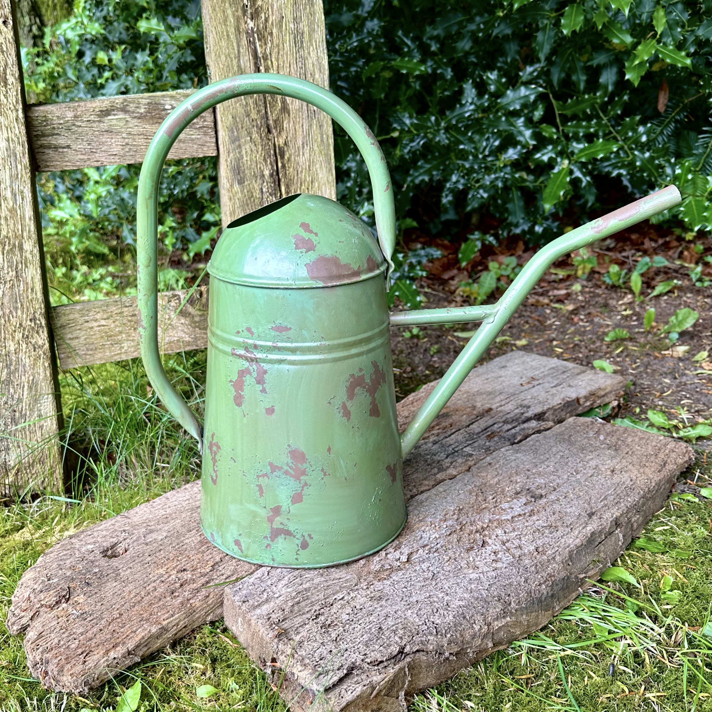 Gießkanne aus Blech, Grün, Deko-Kanne , Eisenkanne im Shabby-Chick, Vintage-Look