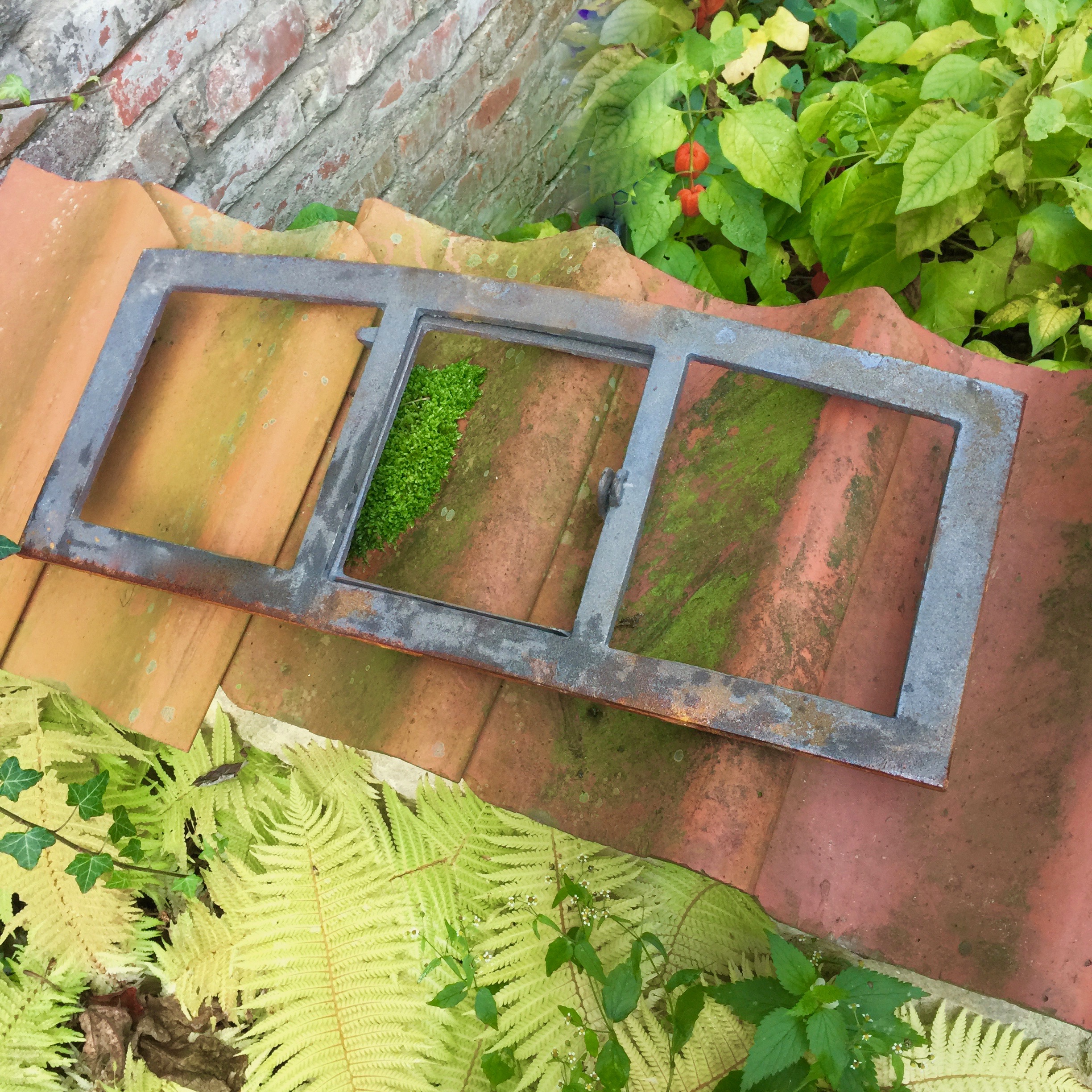 Langes schmales Scheunenfenster mit Klappe - Eisenfenster Klapp Fenster Antik