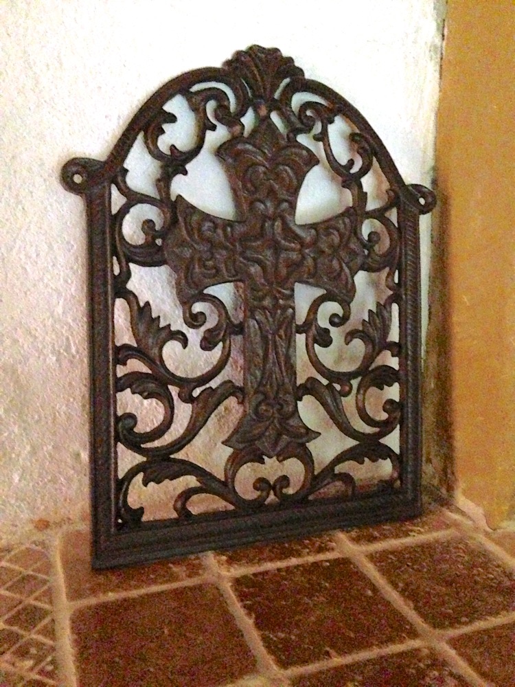 Wandornament keltisches Kreuz als Verkleidung Lüftungsgitter f Kamin Kaminplatte