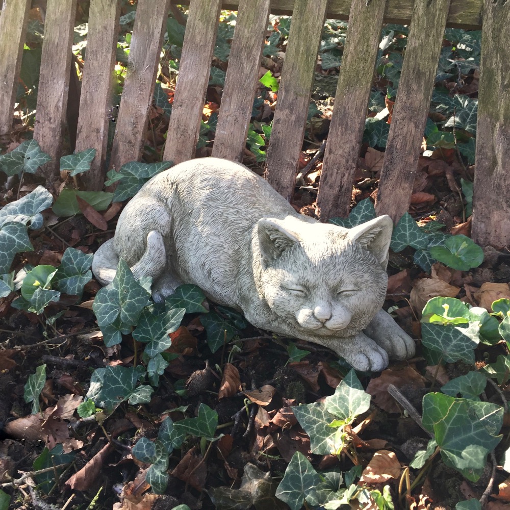 Stein Katze Gartenfiguren Bauernhof Tiere - Dekoration Terrasse Katzenfiguren