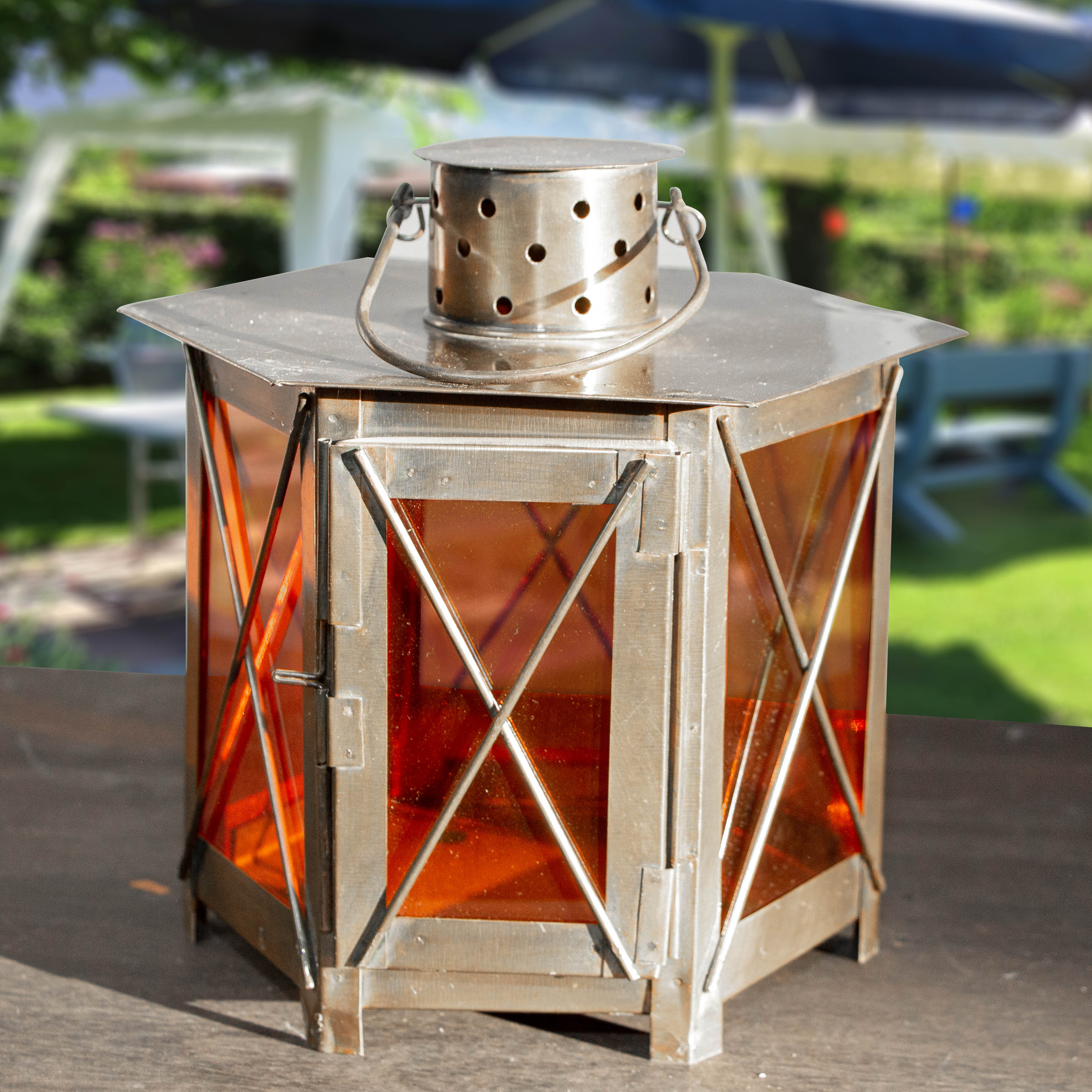 Kleine Laterne aus Eisen - orangenes Glas - Windlicht, Kerzenhalter