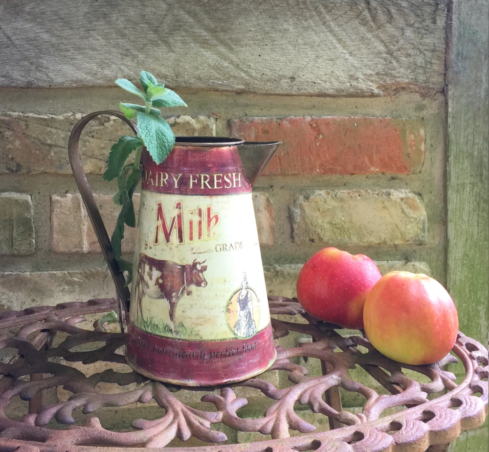 Milchkanne mit Kuh - Vintage - Blechkanne als Gartendeko Landhaus Blumenvase