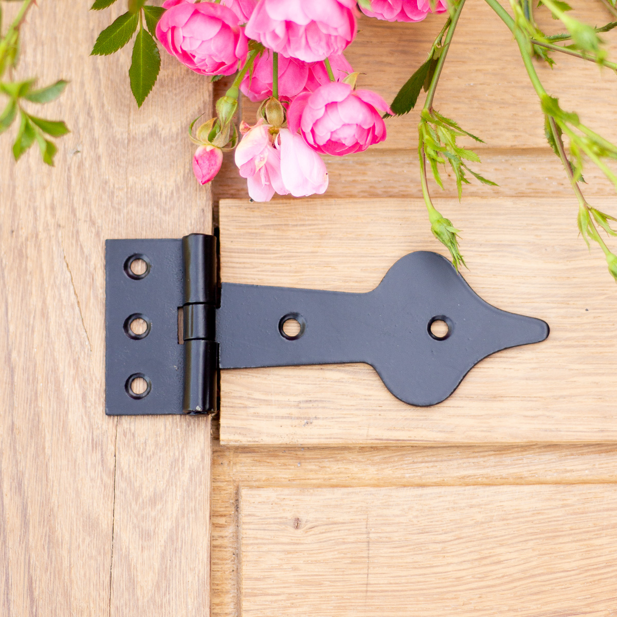 Truhenscharnier wie antik,  Beschlag „Gothic Spear“ für Kiste, schwarz