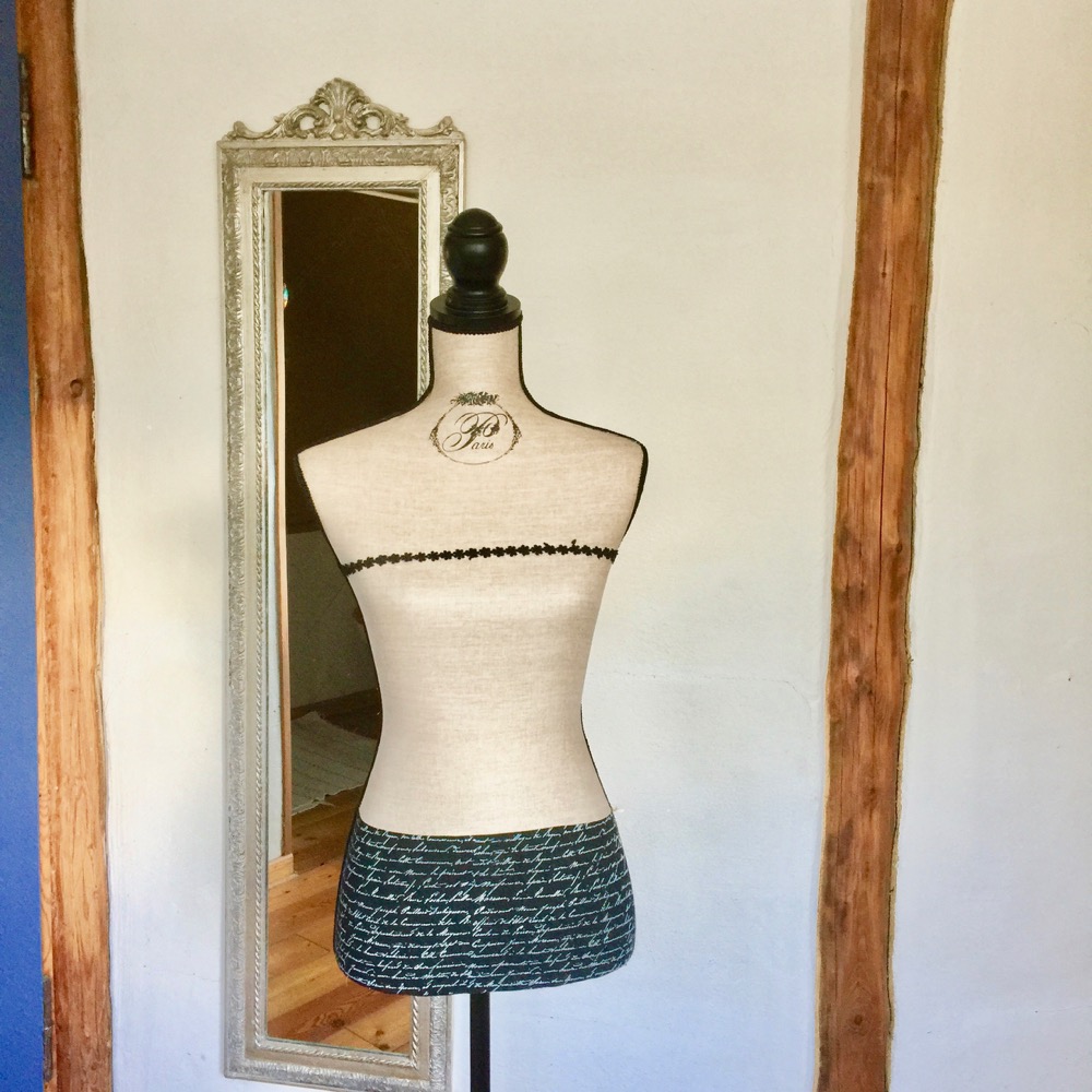 Elegante Damen Schneiderpuppe - Schneiderbüste Schaufensterpuppe - Kleiderpuppe