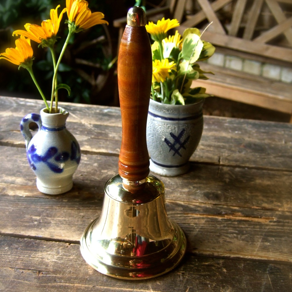 Glocke, Schulglocke Messing, hell klingende Tischglocke, Weihnachten