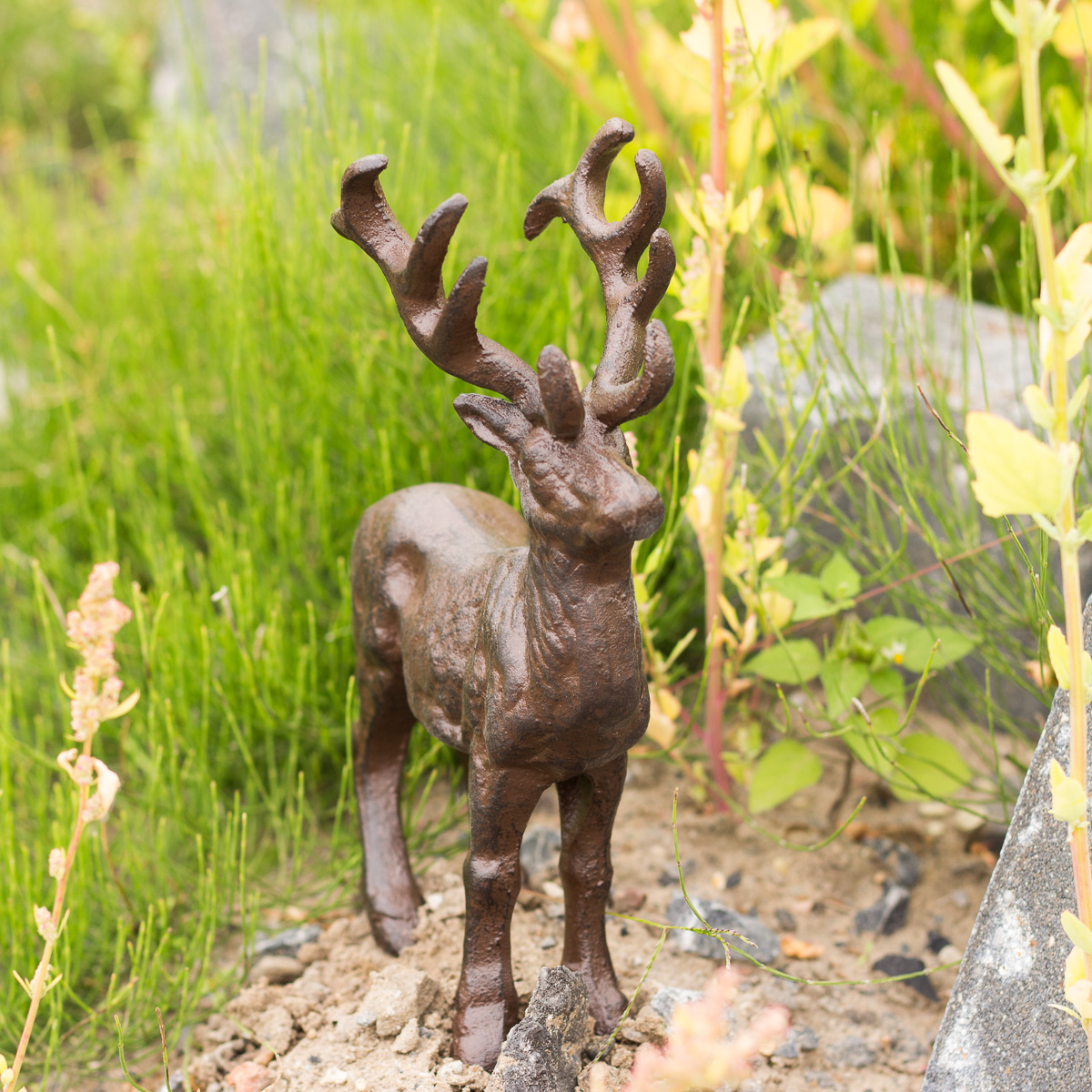 Hirsch, Gusseisen braunlackiert, Deko für Sims und Regal, Skulptur als Geschenk