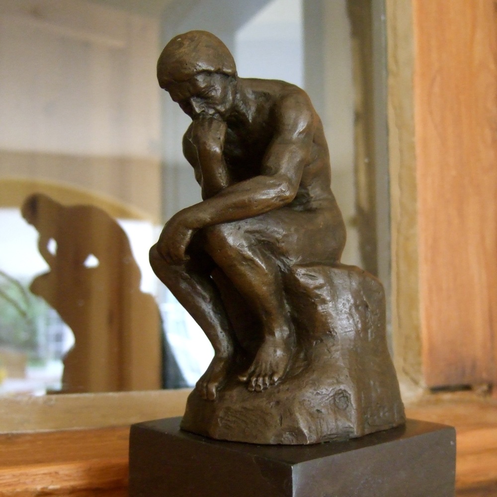 Skulptur Der Denker, original Bronze Figuren hochwertige Schreibtisch Skulpturen