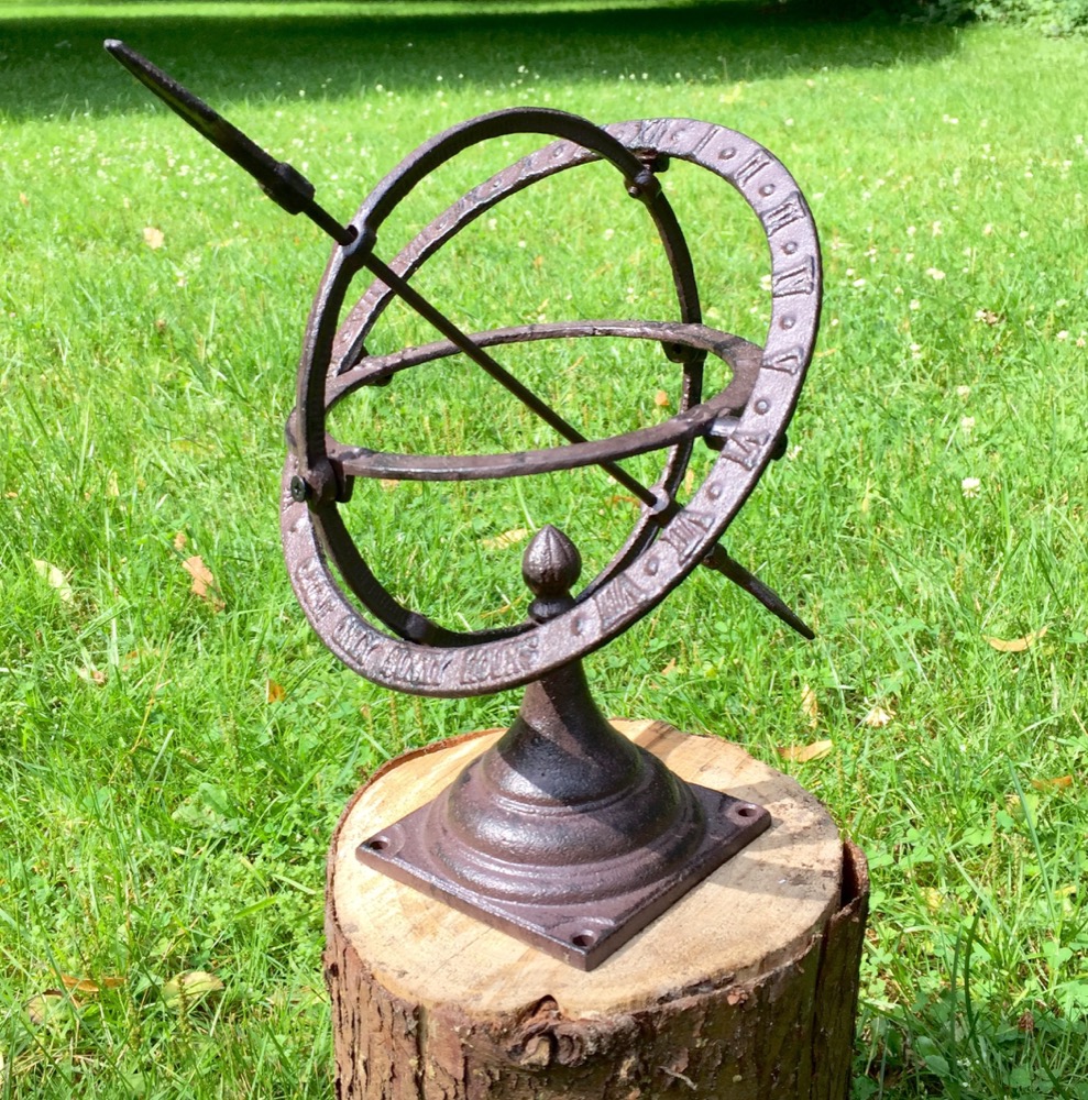 Kleine Sonnenuhr als hübsche Terrassen Dekoration, Schattenuhr, Gartenfiguren