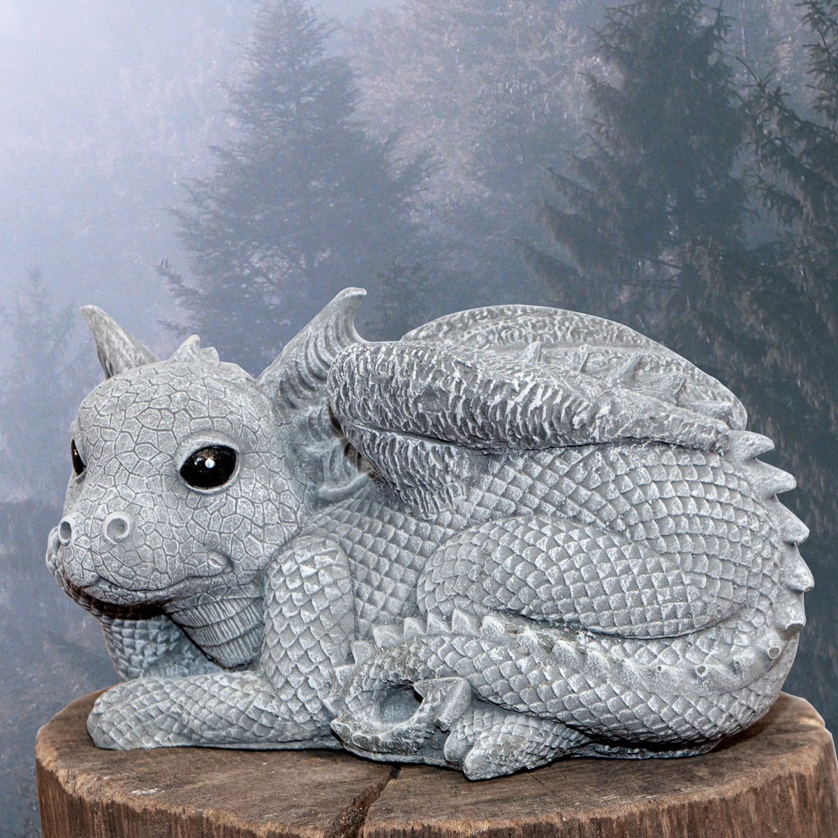 Nachdenkliche Drachenskulptur, Grau, Tierfigur, Garten