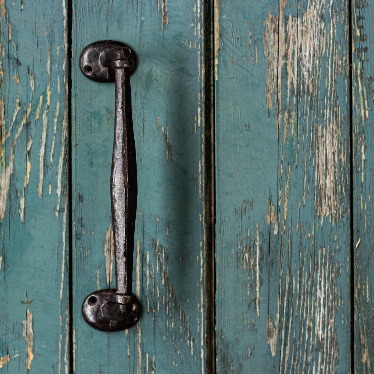 Möbelgriff, nostalgischer Stoßgriff, Gusseisen antik-braun lackiert - groß