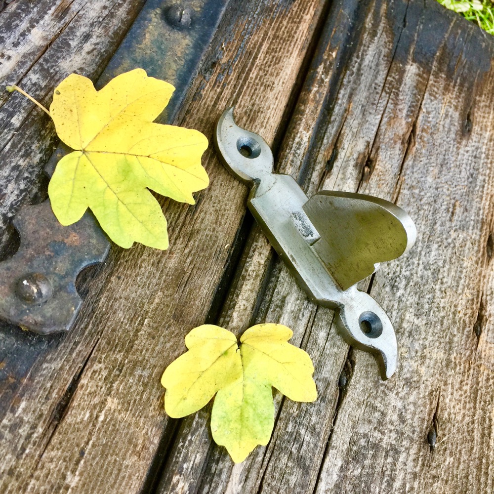 Fallverschluss Aufnahme Tür - Antike Türfalle, Falle, Aufnahme für Heberiegel