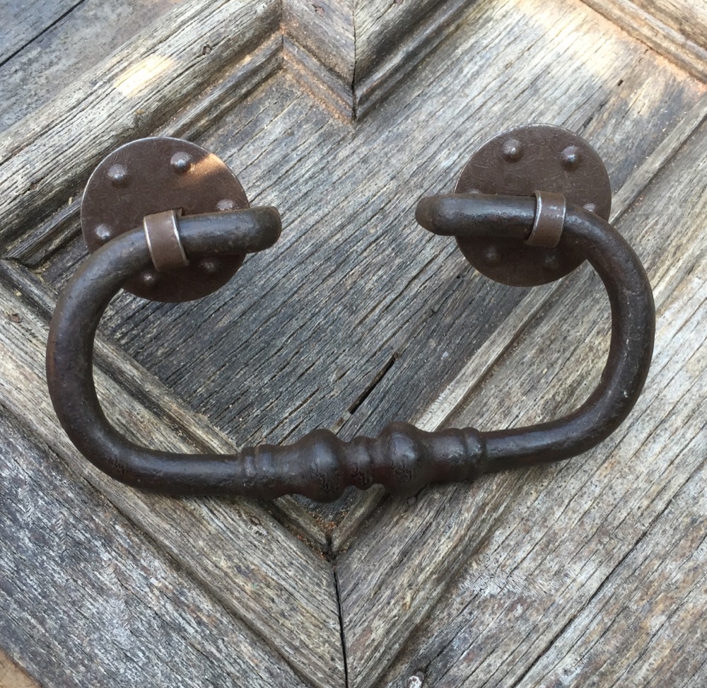 Möbelgriff Restaurierung, alte Handarbeit Kastengriff Truhenbeschlag Truhengriff