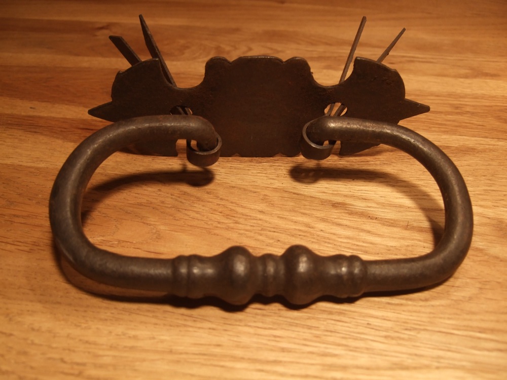 Truhengriff geschmiedet, Griffe Kastenmöbel - Tragegriffe für Möbel wie antik