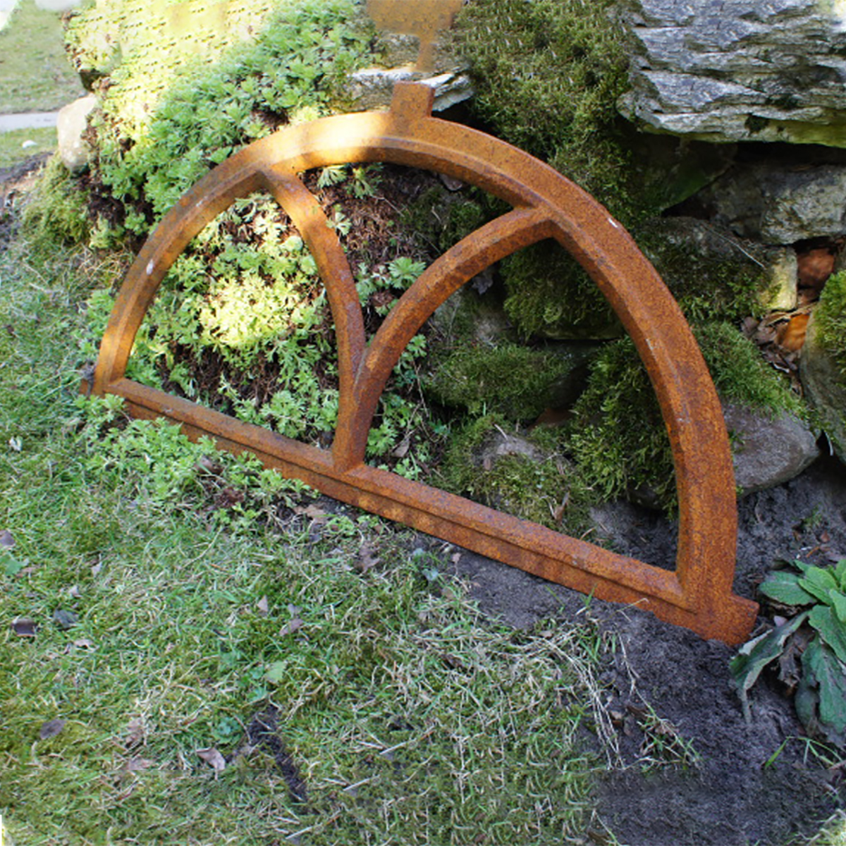 Eisenfenster Stallfenster, wie antik Fenster für Gartenmauer, halbrund V 80 x 41
