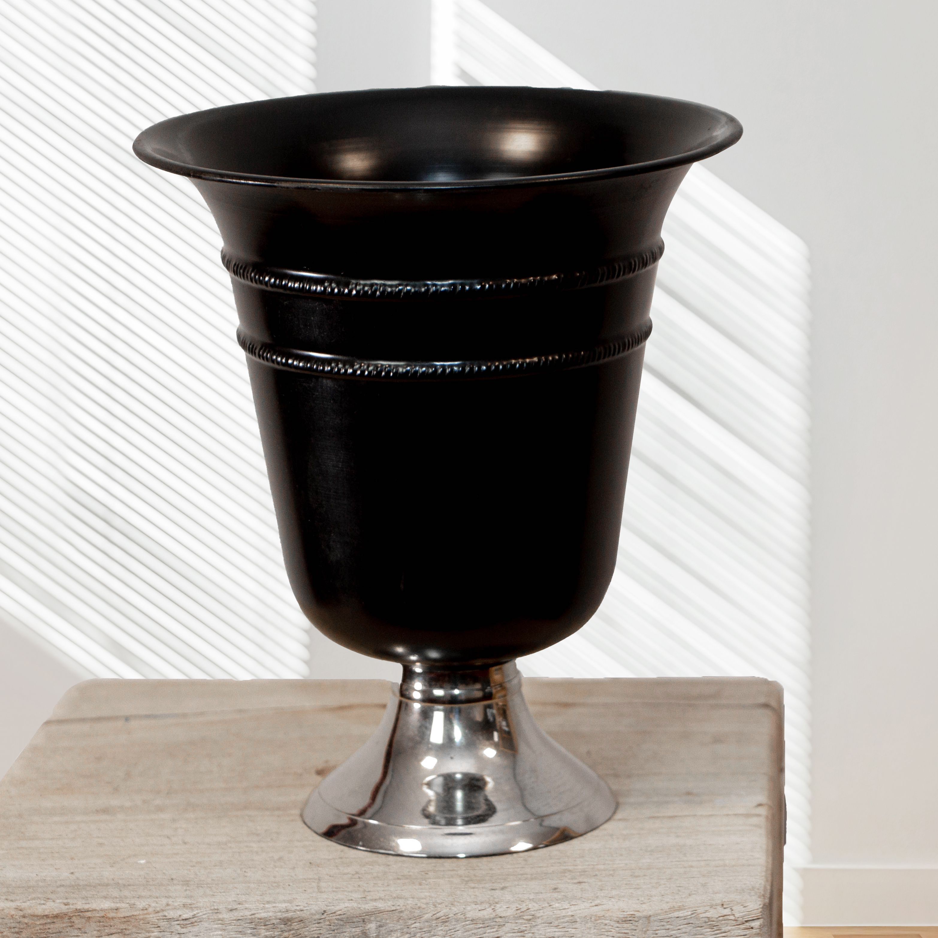 Pokalvase, Schwarz, klein, Verzierung, Eisen, Aluminium Fuss, Pokal, Dekoration