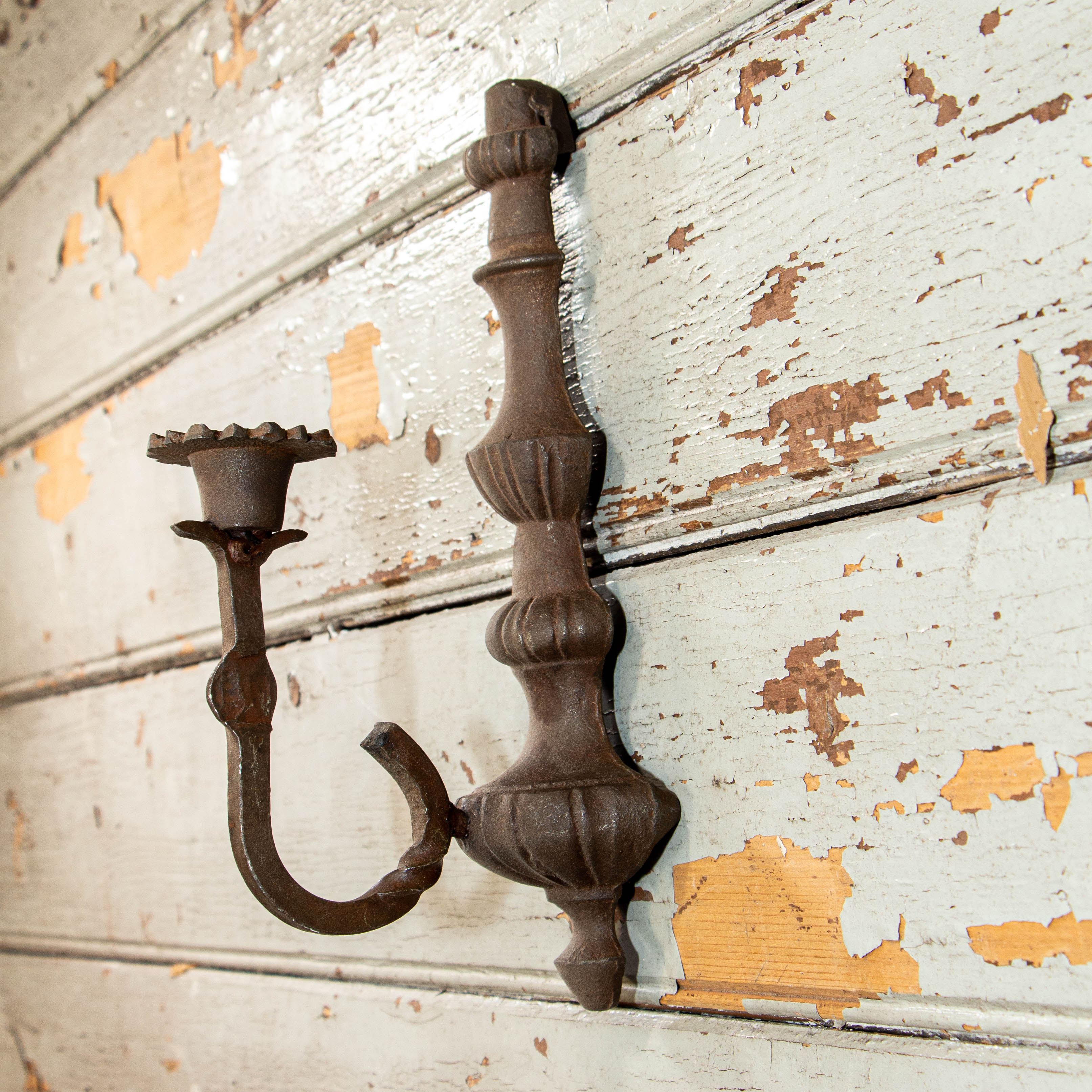 Kerzenhalter, für eine Kerze, Gusseisen, rostig, Dekoration, Burgfackel