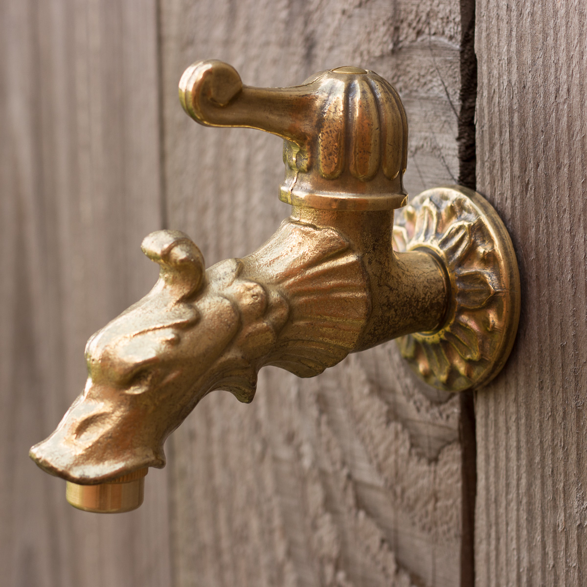 Wasserhahn für Gartenbrunnen aus Messing mit Drachenkopf wie Antik