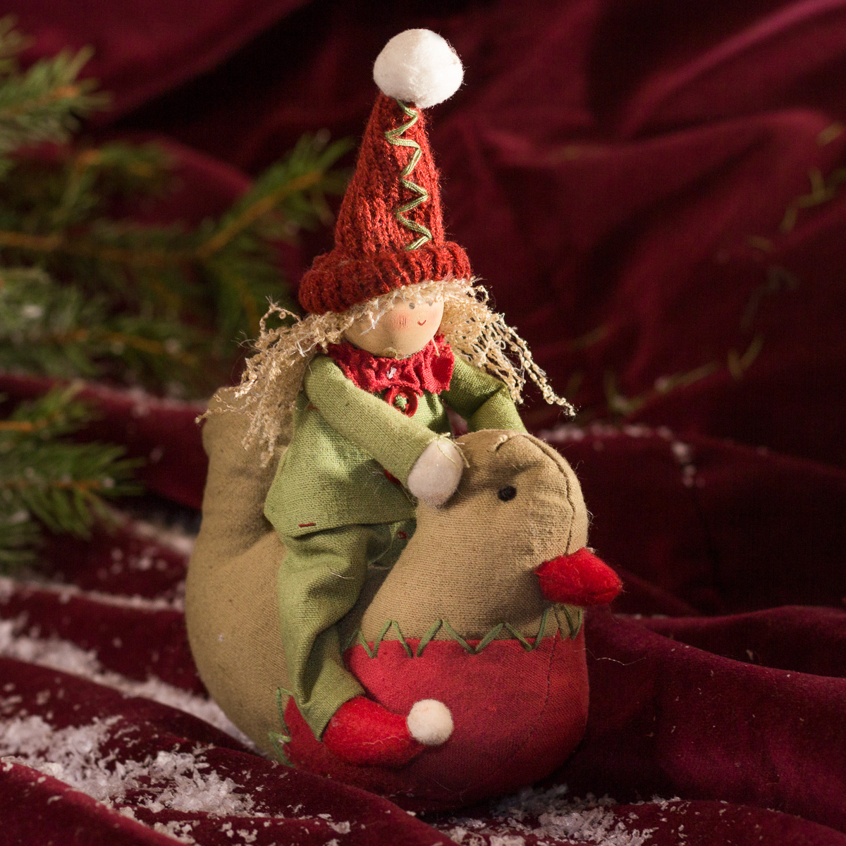 Weihnachtswichtel auf Taube, bezaubernde Stoffpuppe, Heinzelmänchen als Deko