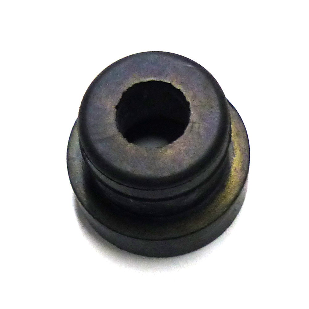 Mercedes-Benz Tülle, zwischen Behälter und Pumpe