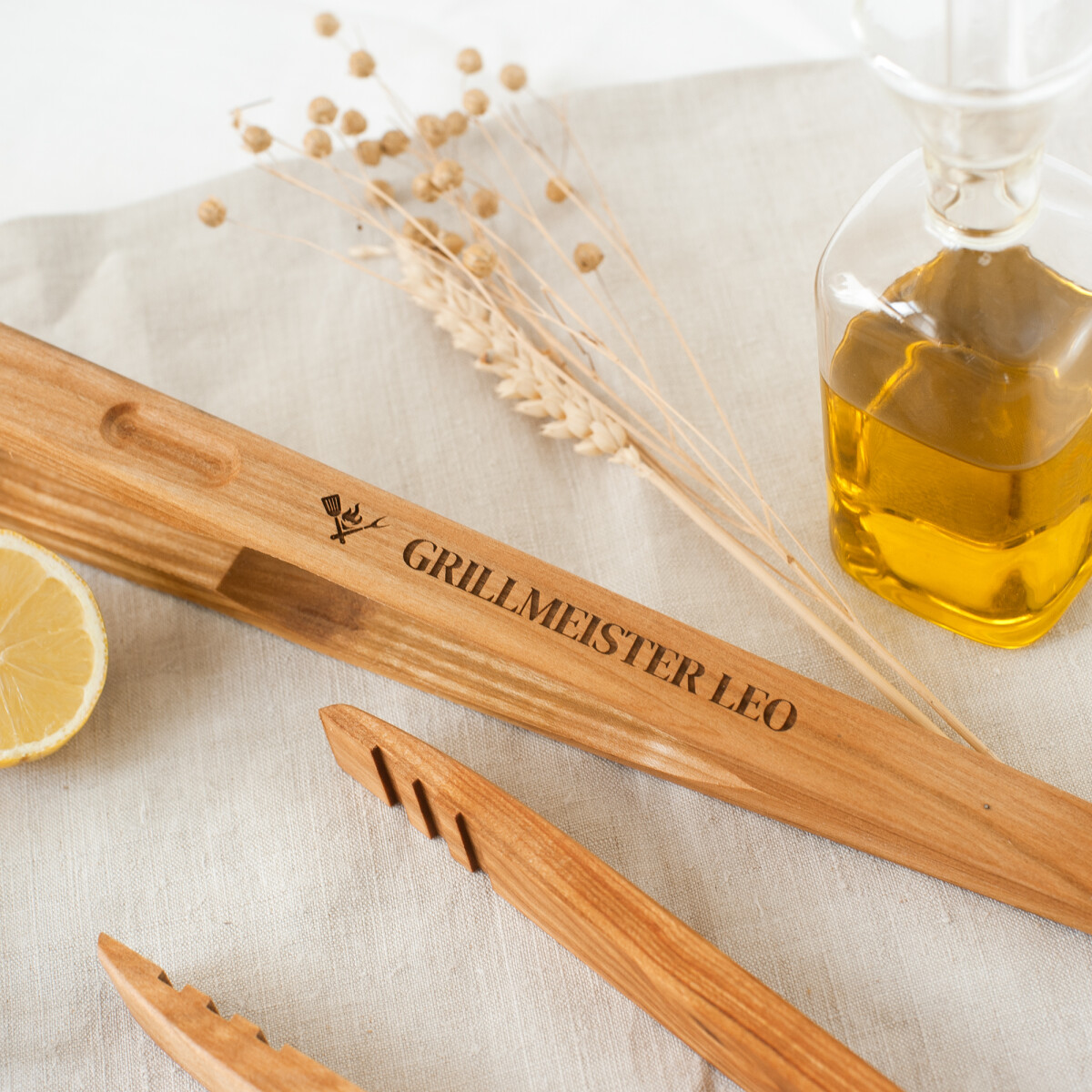 Premium Grillzange Kirschholz mit individueller Gravur