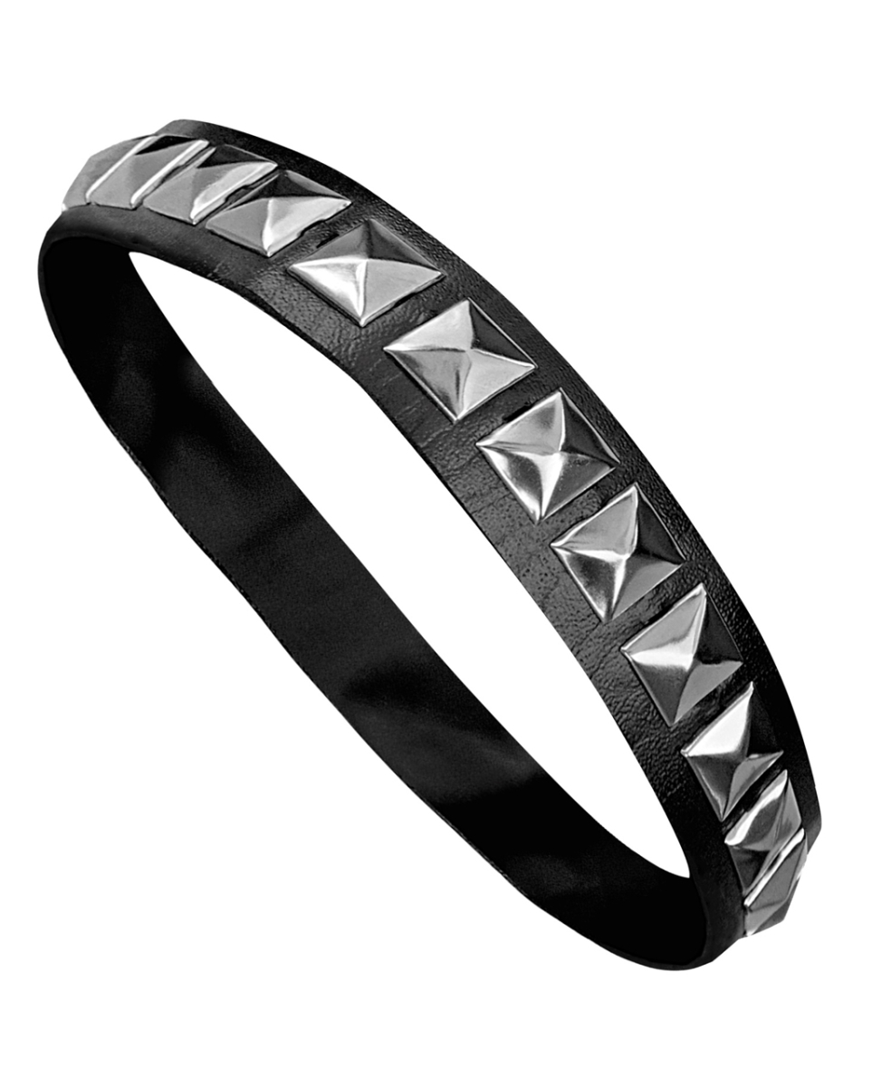 Schwarzes Halsband mit Nieten