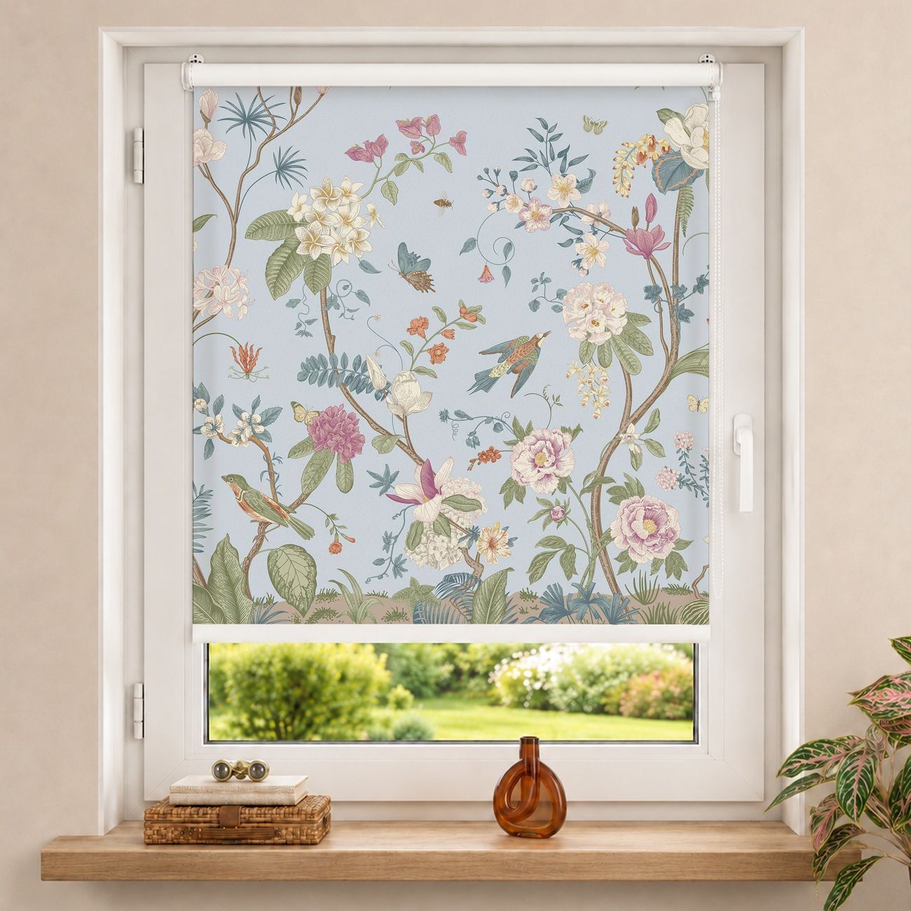 Rollo Illustrierte Blumen Chinoiserie auf Hellblau