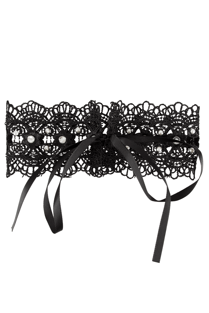 Spitzenhalsband mit Perlen und Strasssteinen