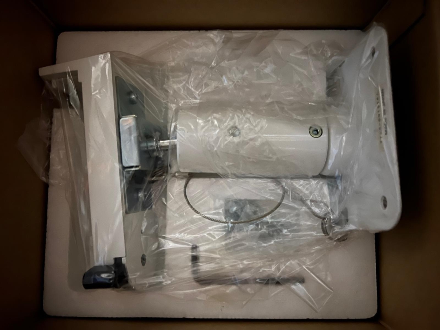 JBL MTC-2+ Wand / Deckenhalterung in massiver Profi Ausführung für JBL Control 1 Schwarz