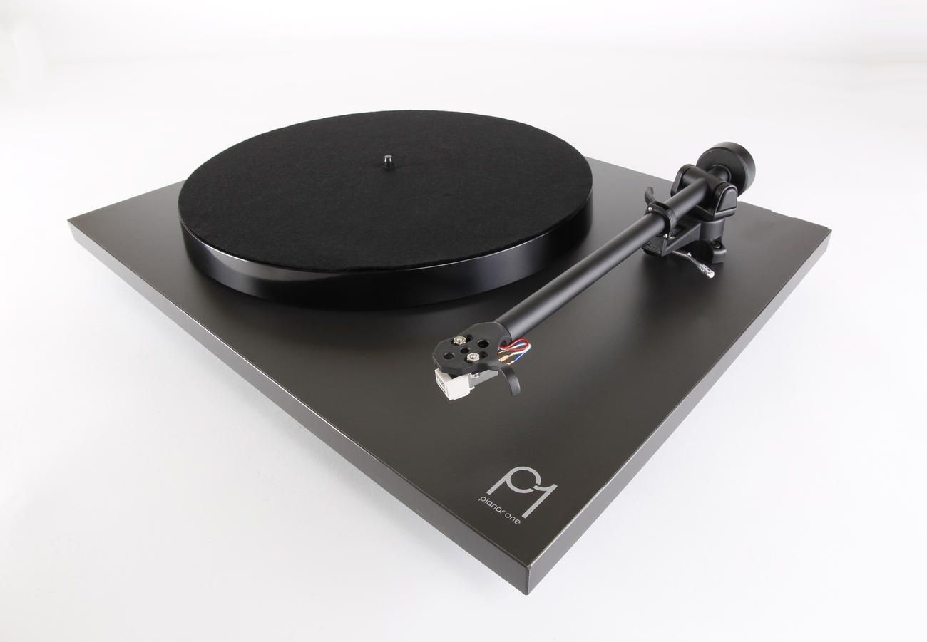 Rega Planar 1 - HighEnd-Plattenspieler mit Tonarm-RB110, Schwarz Matt | Auspackware, wie neu