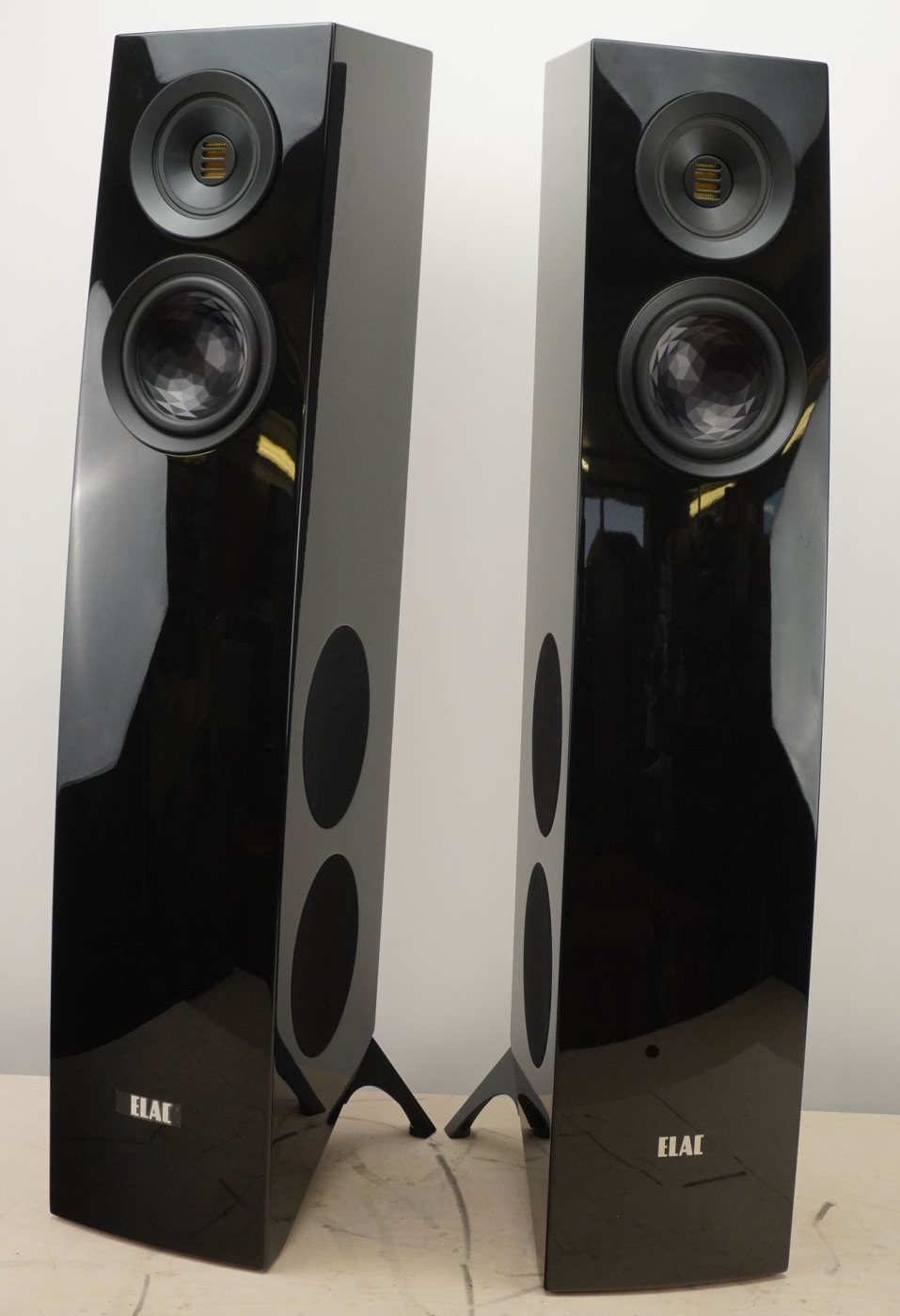 ELAC Concentro S 507 Schwarz Standlautsprecher Paar | Aussteller, siehe Fotos