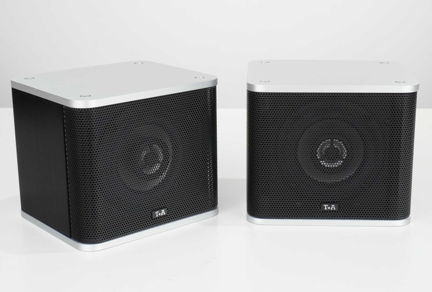 T+A K-MINI, Schwarz-Silber - Mini-Lautsprecher, K-Serie, Paar | Neu