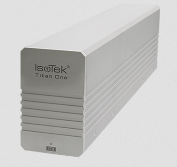 ISOTEK EVO3 Titan One, Silber - Spannungsstabilisator für eine Hochstrom-Komponente incl Premier Netzkabel