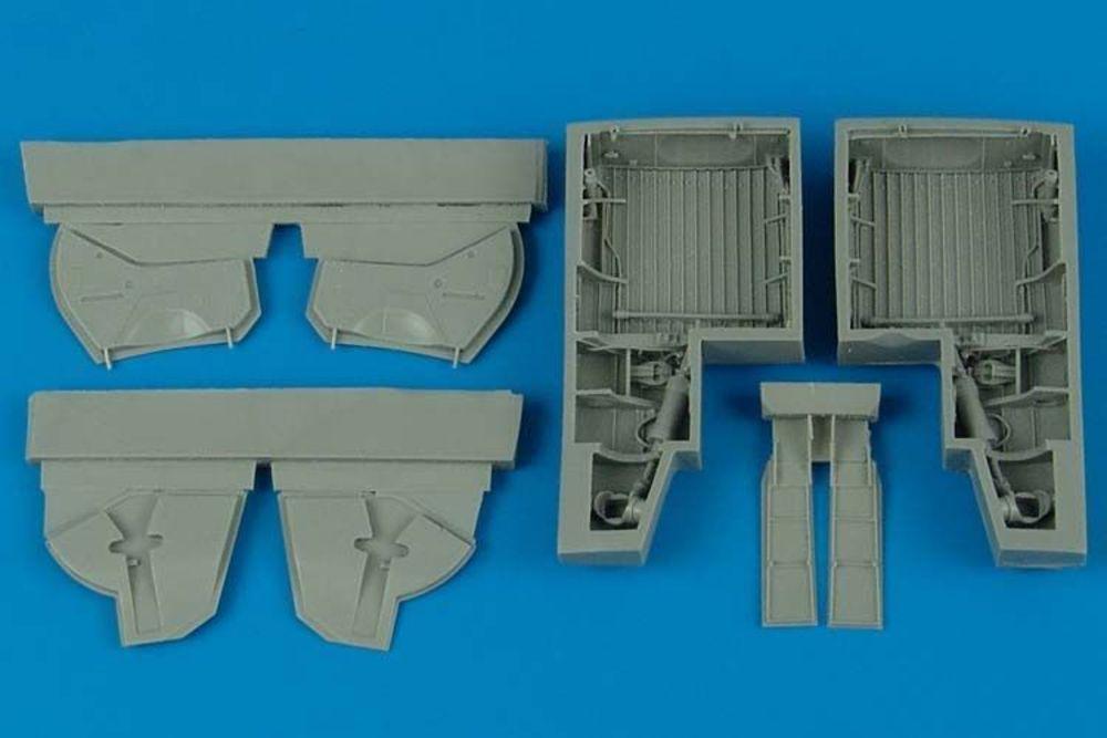 P-47 Thunderbolt - Wheel bays [Tamiya]