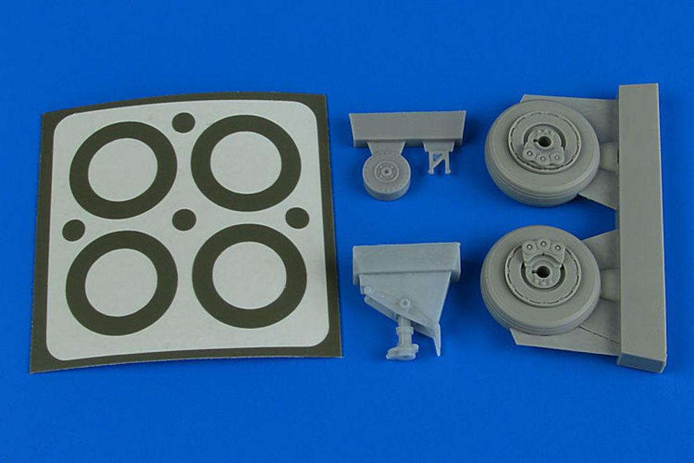 A-1J Skyraider - Wheels & paint masks [Tamiya]