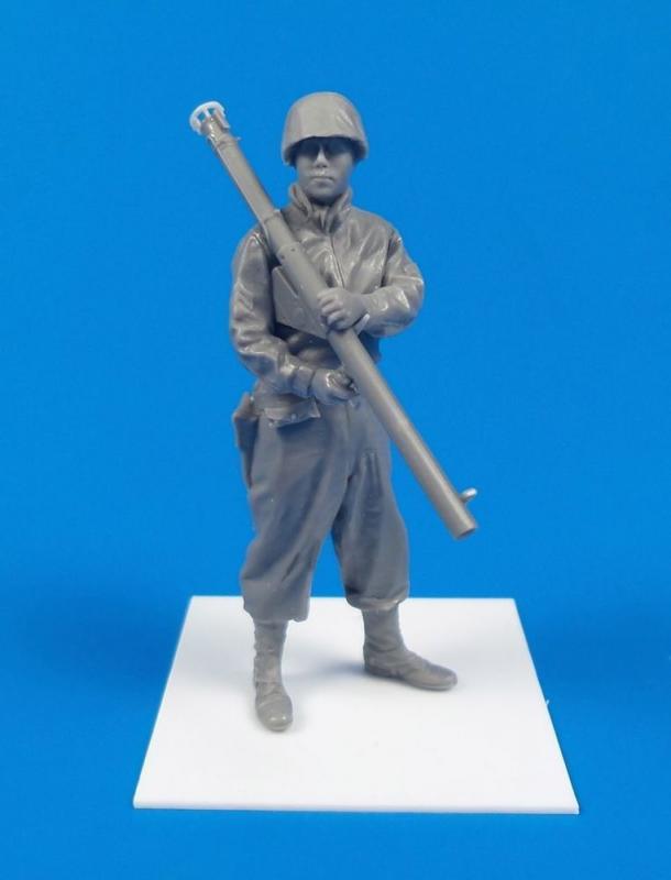 US Army Soldier with Bazooka M1A2 (Anzio 1944)