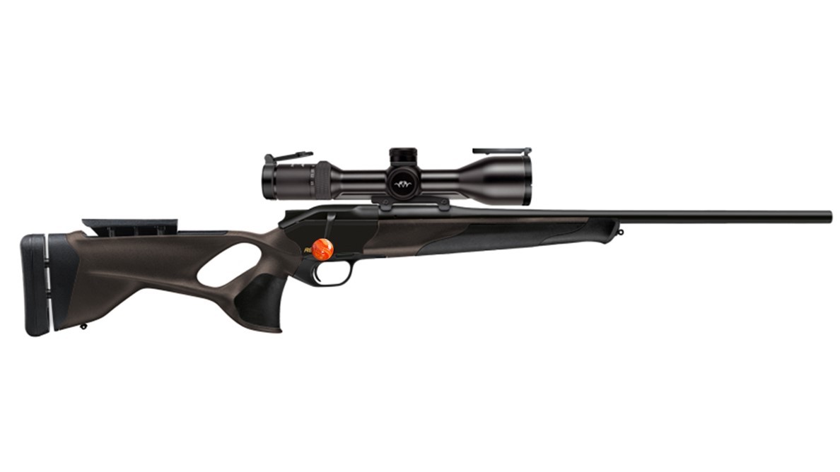 Die BLASER R8 Ultimate Bockjagdbüchse mit B2 Zielfernrohr und Kammergriffkuge...
