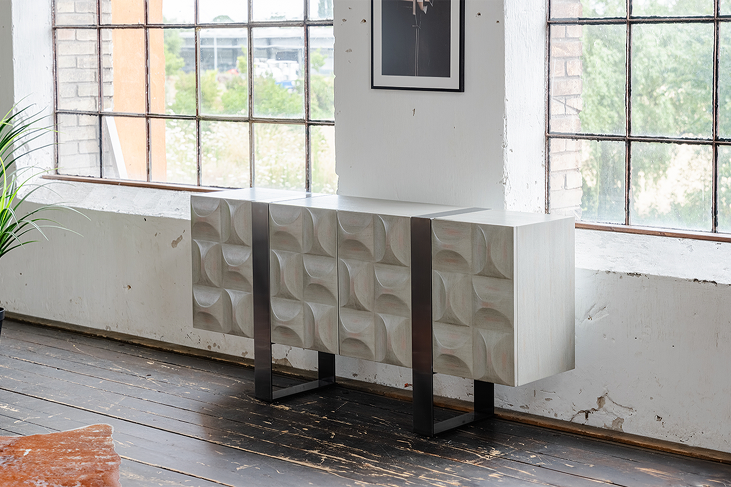 KAWOLA Sideboard MARGO 4 Türen Ulme furniert grau Fuß Edelstahl gebürstet